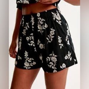 Abercrombie & Fitch linen blend embroidered pull in shorts , sz large